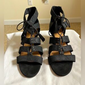UGG Yasmin Snake Cage Black Leather Gladiator Lace up Zip Sandals Sz 9.5 EUC